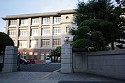 愛知県立旭丘高校 1213m
