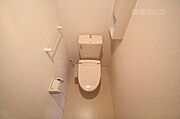 棚付きのお手洗いです。