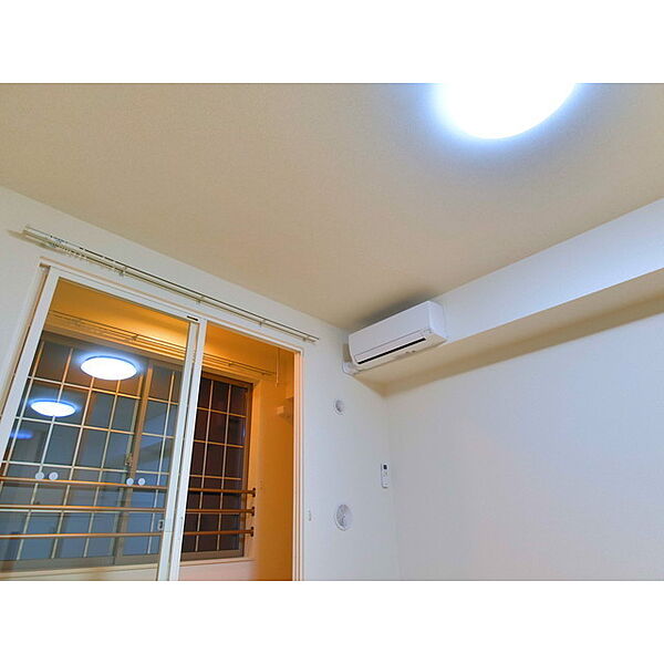 画像18:エアコン　照明器具　室内物干金具