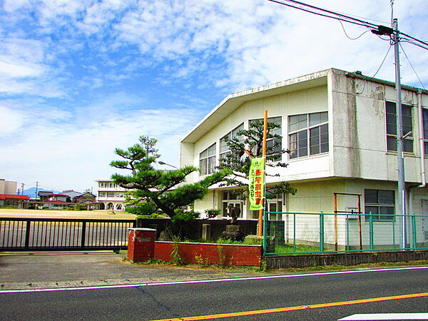 画像27:小学校「笠松町立松枝小学校まで850m」