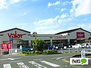 スーパー「バロー島店まで969m」