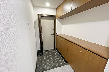 玄関収納もたっぷりございます