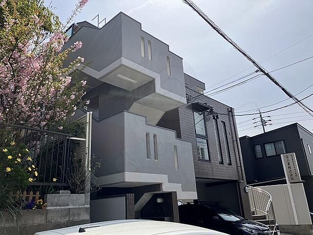 4 / 13