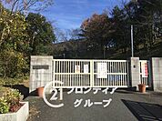 奈良市立鶴舞小学校 徒歩15分。 1200m
