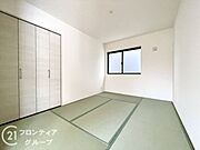 い草香る畳スペースは、使い方色々！客室やお布団で寝るときにぴったりの空間ですね。