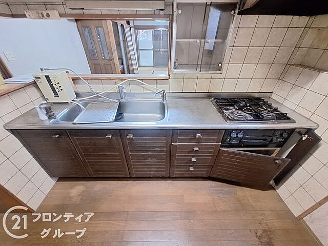 キッチン 奈良市三条添川町