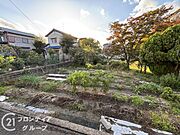 緑あふれる街に佇む、落ち着いた雰囲気です