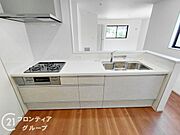 対面カウンターで、家族とコミュニケーションを取りながら料理ができるキッチンです