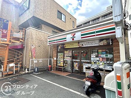 セブンイレブン 近鉄郡山駅前店 徒歩5分。 350m