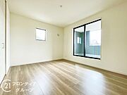 室内はシンプルな仕様となっており、それぞれの好みに合わせたインテリアで、趣味に合わせてレイアウトしやすくなっております。