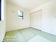 い草香る畳スペースは、使い方色々！客室やお布団で寝るときにぴったりの空間ですね。