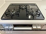 お手入れしやすい3口コンロ！お料理が楽しくなりそうですね