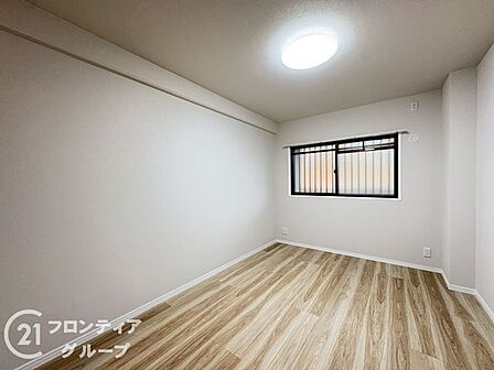 明るく広々とした子ども部屋は、遊び心をくすぐる空間です。お子様の成長を見守るのにぴったりの環境です