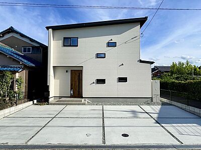 外観:高級感漂う外観が、住む人に誇りを与える新築戸建てで、日々の生活を豊かにし、特別なひとときを提供します 外観:高級感漂う外観が、住む人に誇りを与える新築戸建てで、日々の生活を豊かにし、特別なひとときを提供します