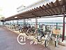 その他：屋根付きの駐輪場は、雨風から自転車を守り、安心して利用できる便利で快適な設備です！