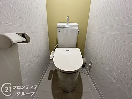清潔感あふれるトイレで快適な毎日をサポートします。お手入れも簡単で、いつでも清潔に保てます