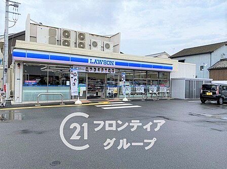 ローソン高田内本町店 徒歩3分。 200m