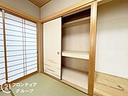 使いやすい押入は、毎日の片付けがスムーズに進みます。効率的な収納で、生活空間を広く使えます。