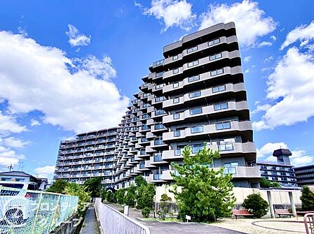 豊富な情報量とネットワークでお客様の夢が現実のものとなるよう、全力でお手伝いさせていただきます。