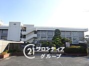 上牧町立上牧小学校 徒歩24分。 1860m