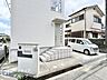 玄関：多様化する住まいのお悩みを当社へお気軽にご相談下さい