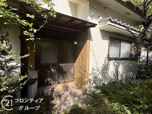 玄関 奈良市法蓮町　中古一戸建て