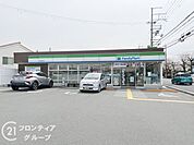 ファミリーマート京田辺興戸店 徒歩9分。 660m