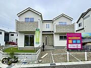 外壁には雨の汚れを浮かして洗い流す、クリーニング機能付きサイディング材を採用しております。自然の力でいつまでも綺麗な外観が保てます！