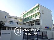 大和高田市立高田中学校 徒歩17分。 1290m