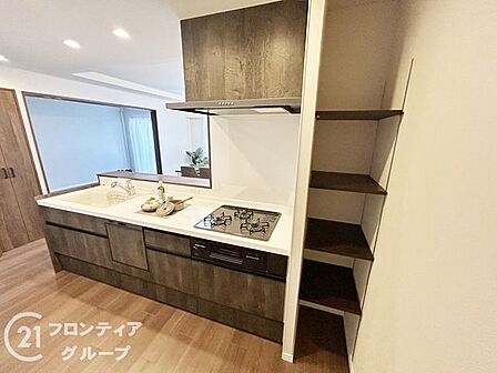 対面カウンターで、家族とコミュニケーションを取りながら料理ができるキッチンです