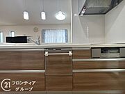 対面カウンターで、家族とコミュニケーションを取りながら料理ができるキッチンです