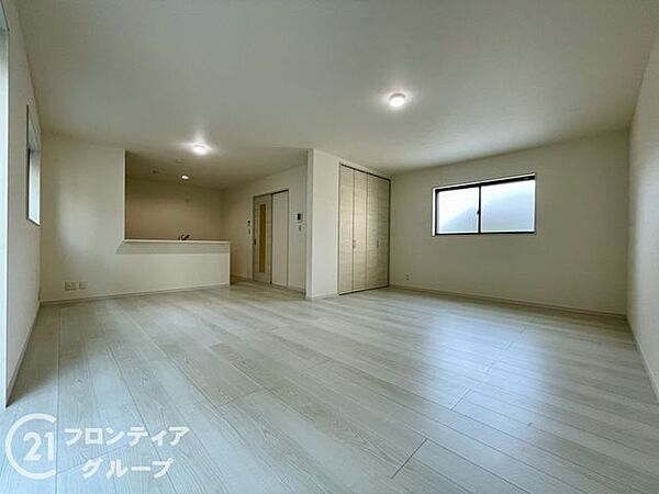 リビング/ダイニングを拡大表示