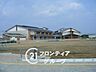 周辺：川西町立川西小学校 徒歩15分。 1140m