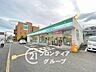 周辺：ファミリーマート生駒辻町店 徒歩20分。 1560m