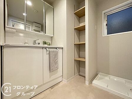 はじめてのマイホーム購入は、わからないことだらけで当然です。資金計画から物件選びまで、順を追ってスタッフが一緒に考えていきます