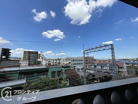 「賃貸のままでいいのか、買うべきか」その判断に必要な情報を、スタッフがわかりやすく整理してお伝えします。お気軽にご相談ください