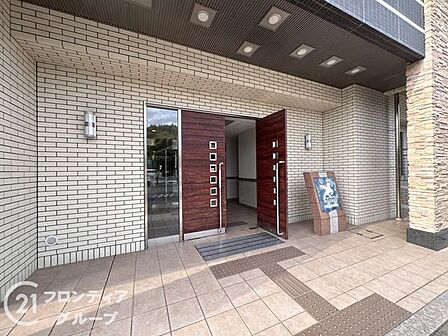 住まい選びは、価格や立地だけでなく、将来の暮らし方まで含めて考えることが大切です。今の段階で気になっていることを、まずスタッフに話してみてください