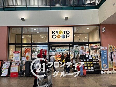 コープ祝園駅 徒歩5分。 370m