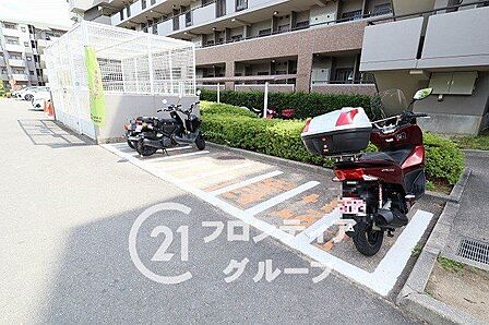 はじめてのマイホーム購入は、わからないことだらけで当然です。資金計画から物件選びまで、順を追ってスタッフが一緒に考えていきます