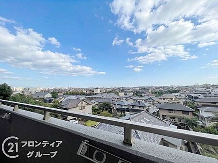 「賃貸のままでいいのか、買うべきか」その判断に必要な情報を、スタッフがわかりやすく整理してお伝えします。お気軽にご相談ください