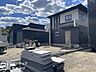駐車場：ゆったりとした広さを確保したフラットで使い勝手の良い駐車スペースです！毎日の車の出し入れや大きなお荷物の積み下ろしもスムーズに行えますね
