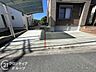 駐車場：写真だけではわからない採光・広さ・周辺環境の実感は、実際に足を運んでみることが一番です。ご見学はいつでもご予約いただけます