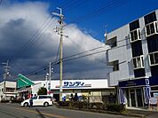 サンディ高槻浦堂店 102m