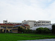 高槻市立郡家小学校 735m