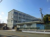 高槻市立第六中学校 1261m