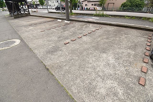 8 / 16