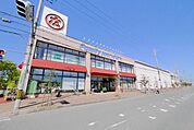 丸広百貨店日高店 728m