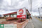 ガスト武蔵高萩店 349m