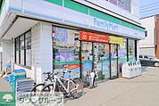 ファミリーマート坂戸花影町店 徒歩6分。コンビニ 430m