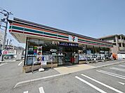 セブンイレブン所沢市民体育館前店 409m